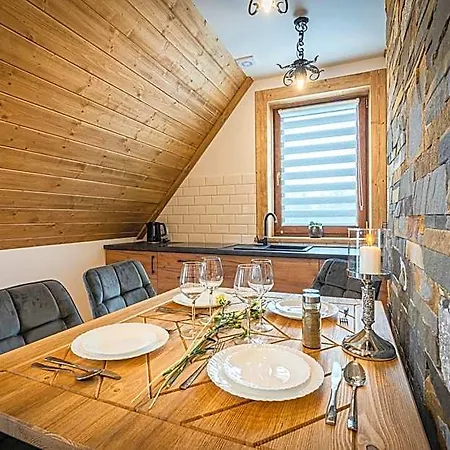 Dworek Nad Jalowcami Z Jacuzzi Szálloda 3*